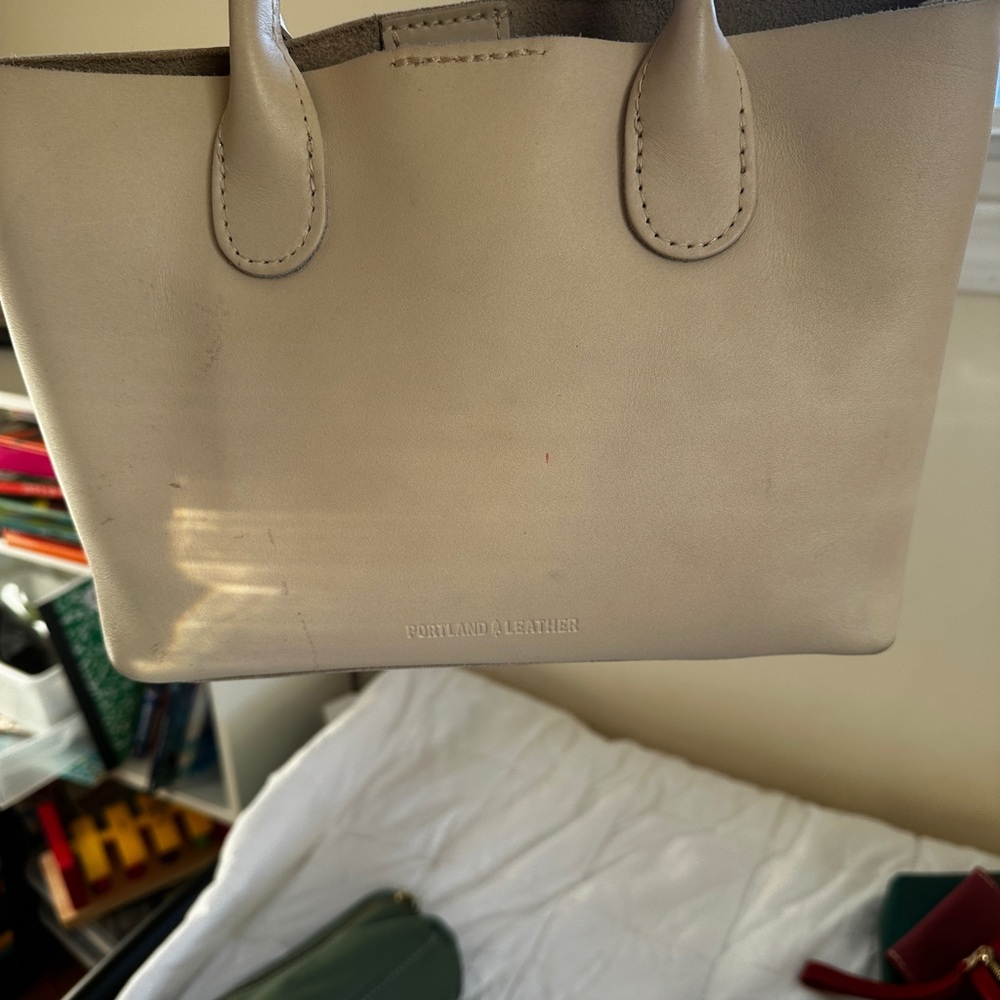 Portland Leather Elegant Beige Tote